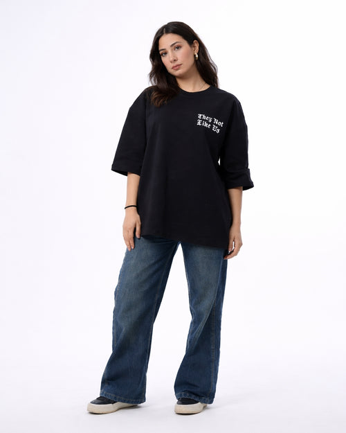 BLACK T-SHIRT