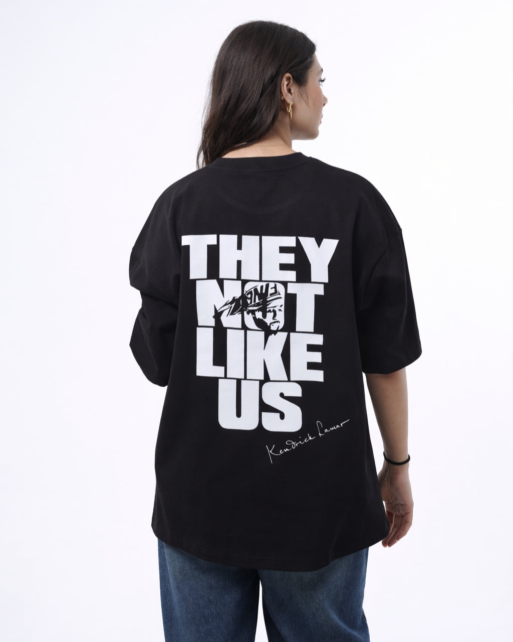 BLACK T-SHIRT